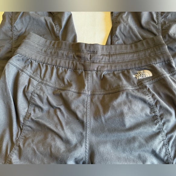 The North Face Aphrodite 2.0 Capri Black Jogger Pants Women’s Small - Picture 10 of 11